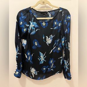 Banana Republic blue floral top XS